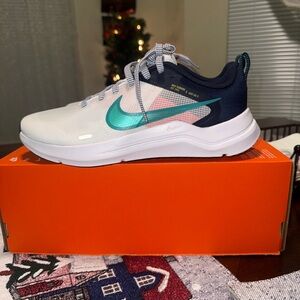 Nike Downshifter 12 womens sneakers size 8 new/box without lid!!